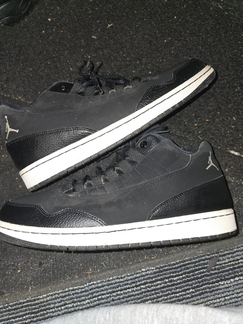 Jordan Black Low-Top Sneakers with White Midsole